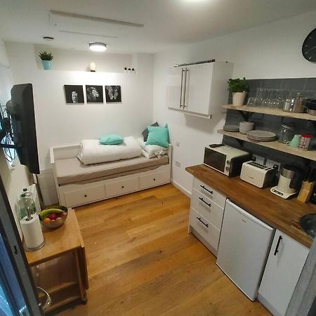 Private Self Contained Self Catering Flat Apartment Bristol Exterior photo