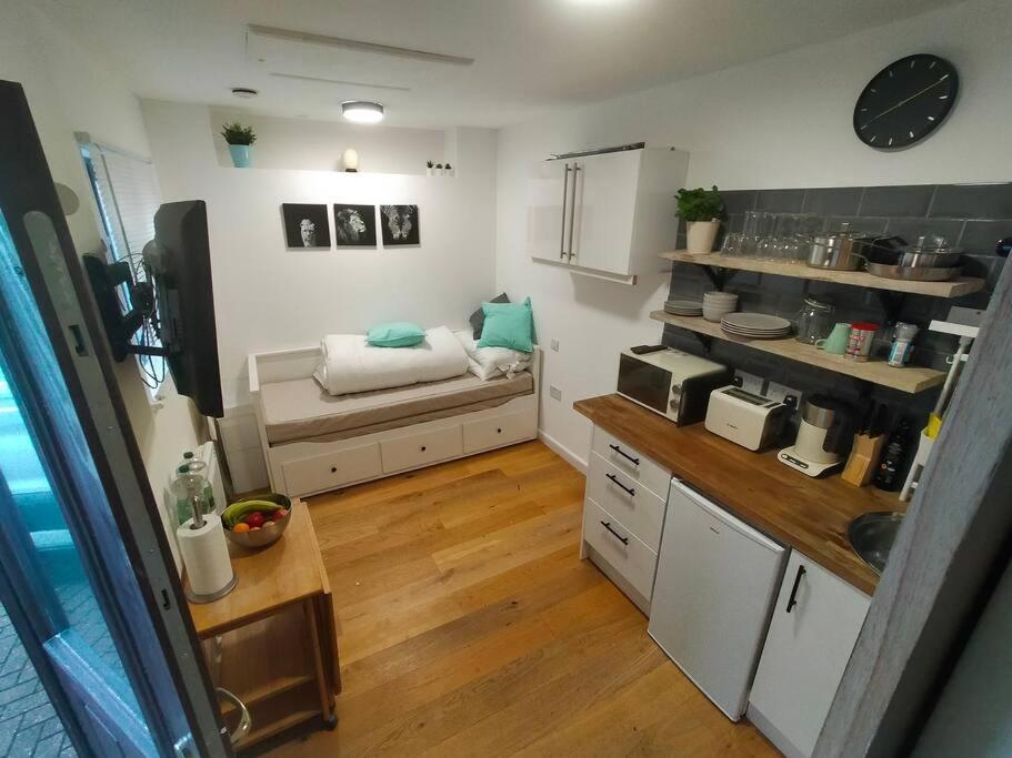 Private Self Contained Self Catering Flat Apartment Bristol Exterior photo